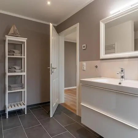 Doppelhaushaelfte In Karolinenkoog, Cleaning Included بيت للعطل